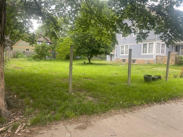 3518 Paseo Blvd, Kansas City, MO 64109 - view of yard