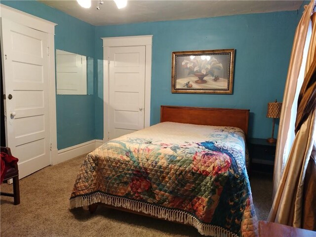 view of carpeted bedroom