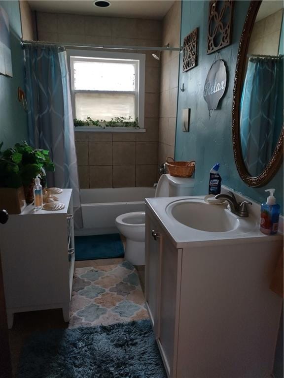 full bathroom with oversized vanity, shower / bath combo with shower curtain, and toilet