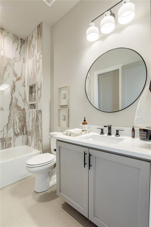 13702 Pembroke Ln, Leawood, KS 66224 - photo 21