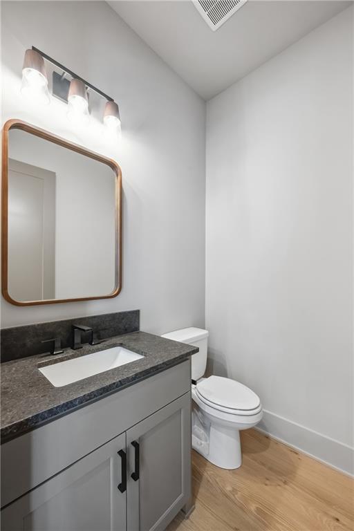 13708 Pembroke Ln, Leawood, KS 66224 - photo 29