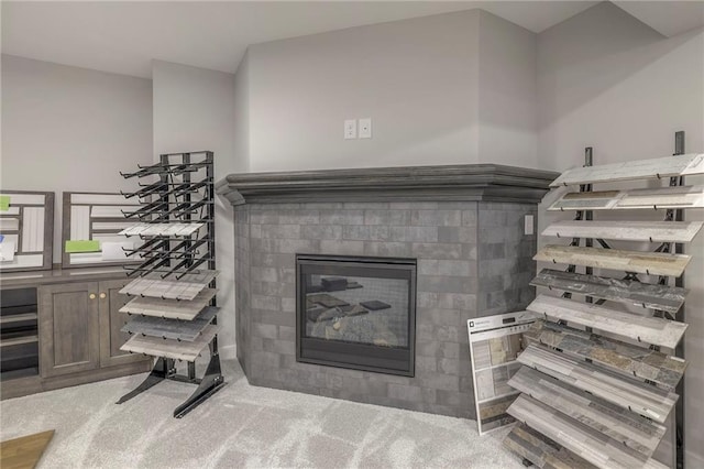 12200 W 138th Pl, Overland Park, KS 66221 - living room with a glass covered fireplace and light carpet