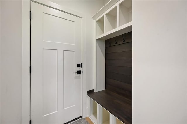 119 Teton Rdg, Lake Winnebago, MO 64034 - view of mudroom