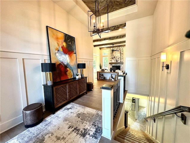 reception area with an inviting chandelier