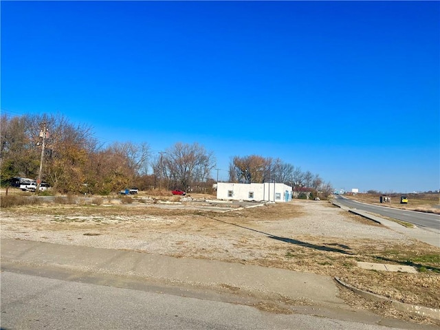 Listing photo 2 for 1311 N Osage Blvd, Nevada MO 64772