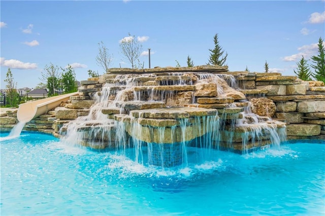 view of swimming pool