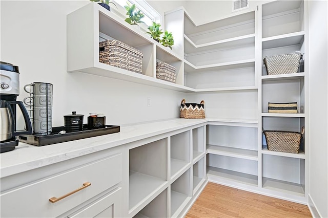 17433 Gillette St, Overland Park, KS 66221 - view of pantry