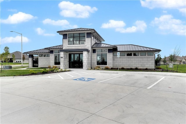 17421 Gillette St, Overland Park, KS 66221 - view of building exterior featuring uncovered parking