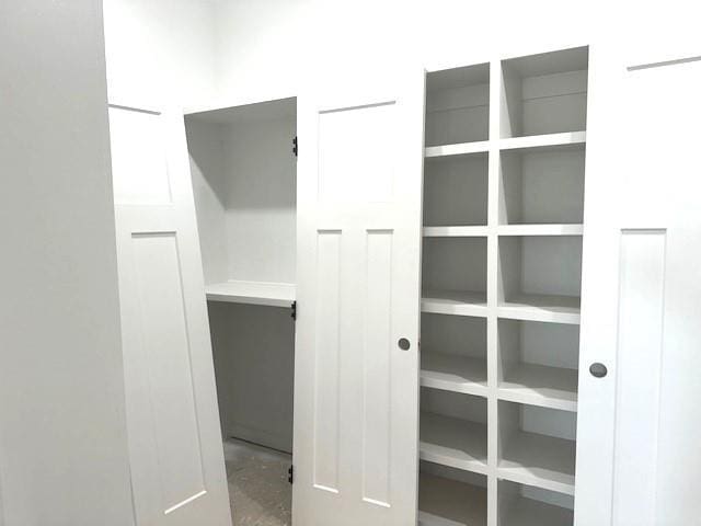 29613 W 196th St, Gardner, KS 66030 - view of closet