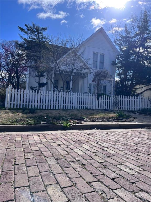 view of front of house