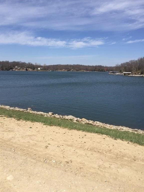 22 Wallace Dr, Lacygne, KS 66040