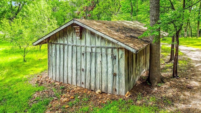 view of outdoor structure