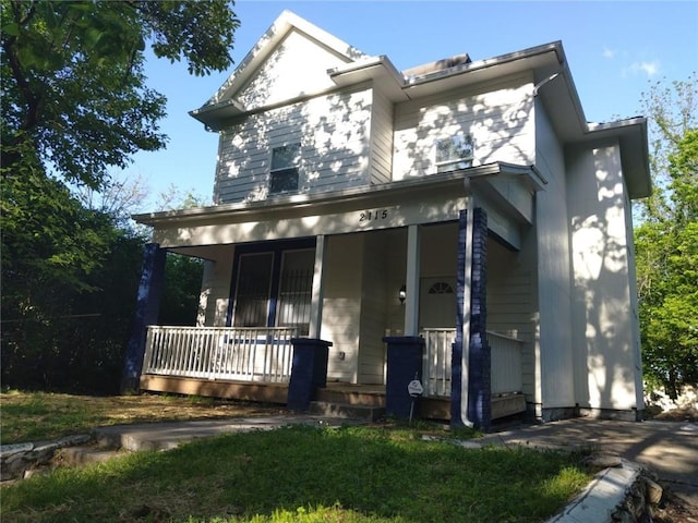 view of front facade with covered porch