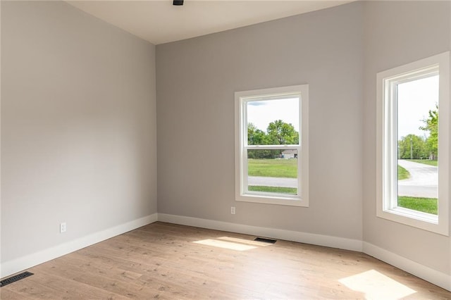 149 S Linn Valley Dr, Linn Valley, KS 66040 - unfurnished room featuring baseboards and light wood-style floors