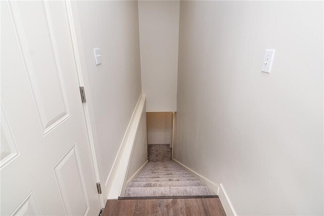 153 S Linn Valley Dr, Linn Valley, KS 66040 - staircase featuring carpet flooring