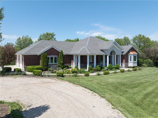 view of front of property with a front yard