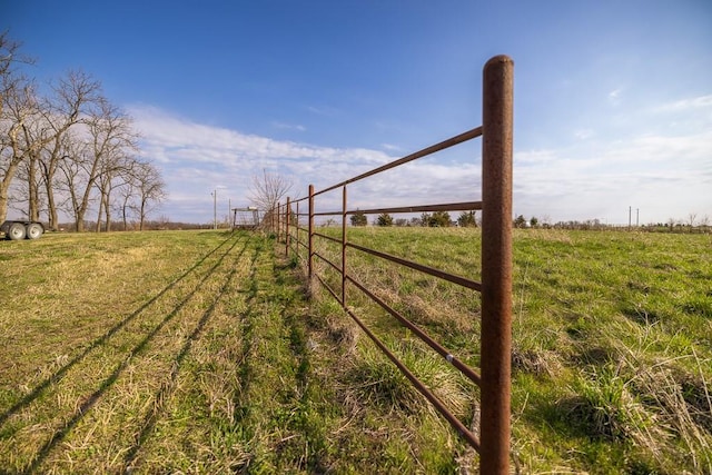 view of yard featuring a rural view