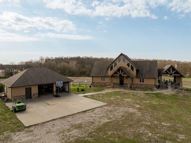 view of yard with a carport