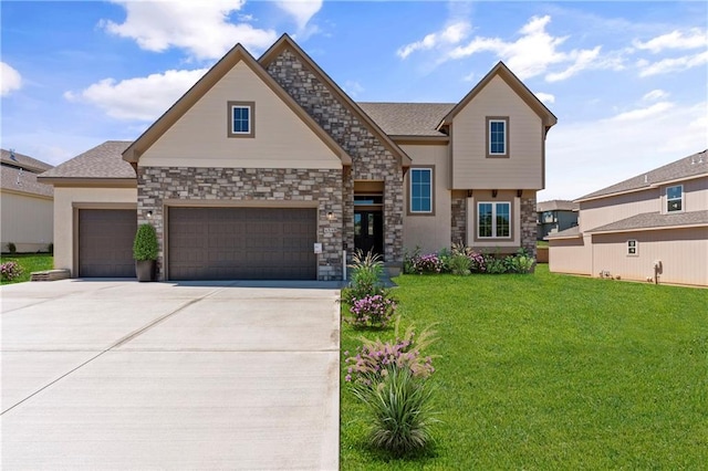 view of front of house featuring a front lawn