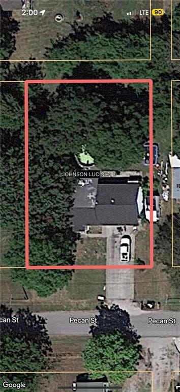 321 Pecan St, Chetopa, KS 67336 - aerial map of property and surrounding area with property parcel outlined