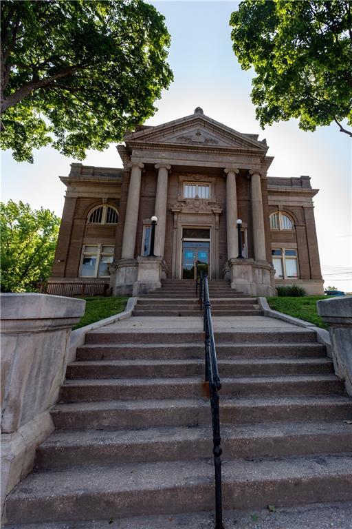 view of building exterior