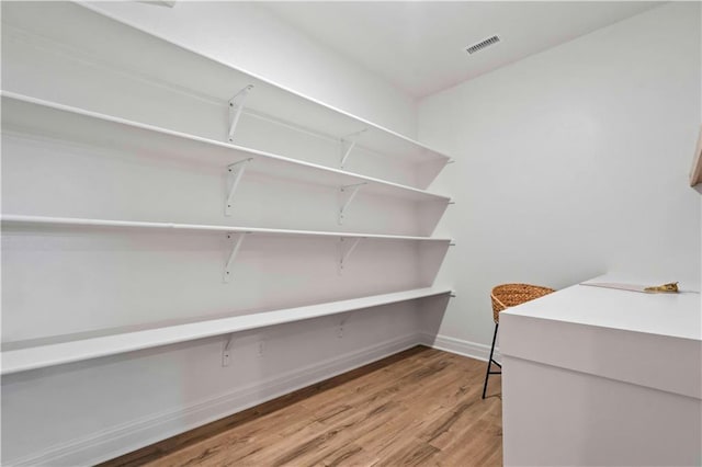 1600 SW 27th St, Lees Summit, MO 64082 - view of pantry