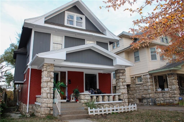 view of front facade with covered porch