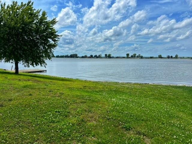 Listing photo 3 for 496 Lakeshore Dr, Craig MO 64437