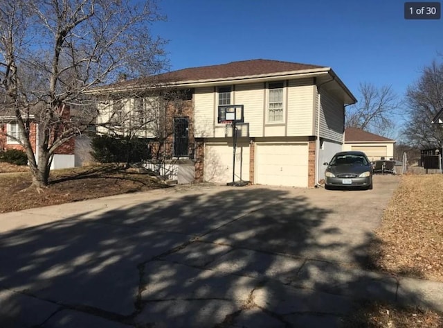 view of front facade with a garage