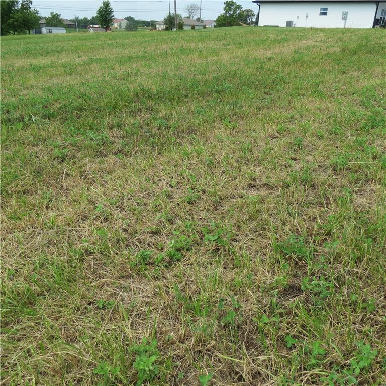 Porter Dr Unit 2, Maryville, MO 64468 - photo 4