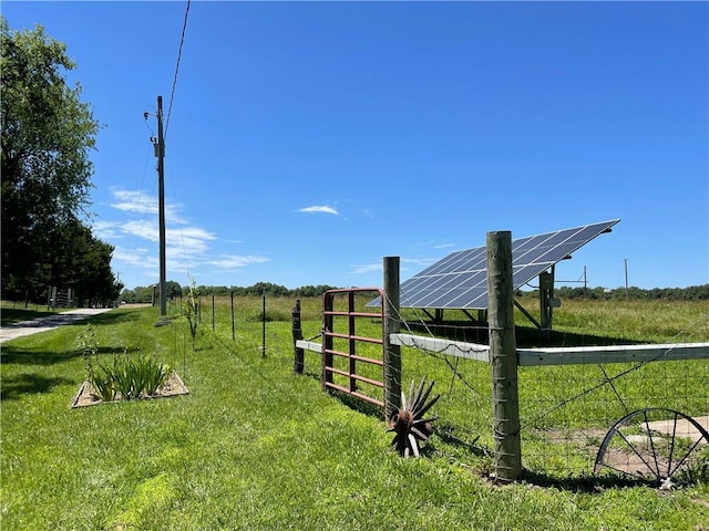 view of yard featuring a rural view