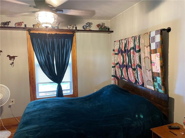 bedroom with ceiling fan