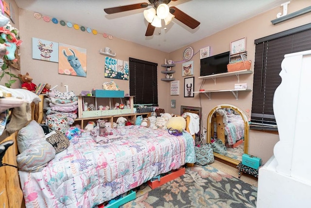 bedroom with ceiling fan