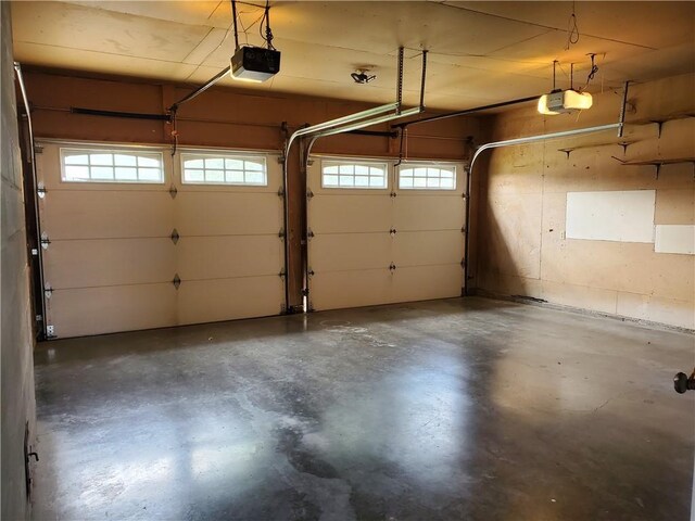 501 Meadow Ln, Fort Scott, KS 66701 - garage with a garage door opener