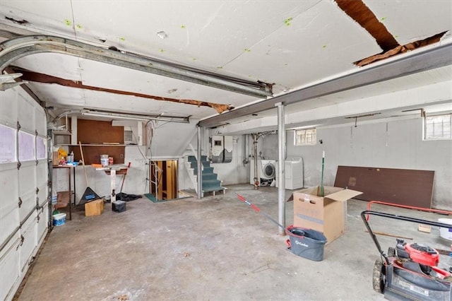 basement with washer / dryer