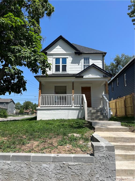 bungalow-style home with covered porch