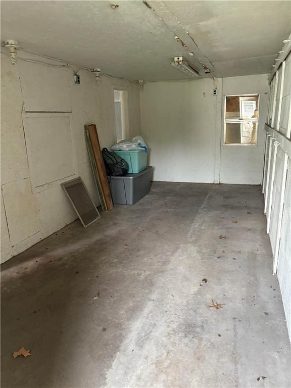303 N Cayuga St, Frontenac, KS 66763 - view of garage