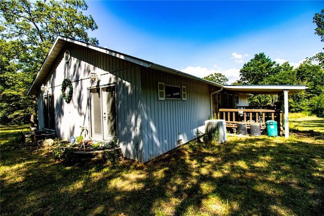 view of outdoor structure with a yard