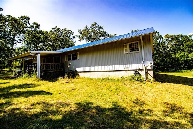 exterior space featuring a yard