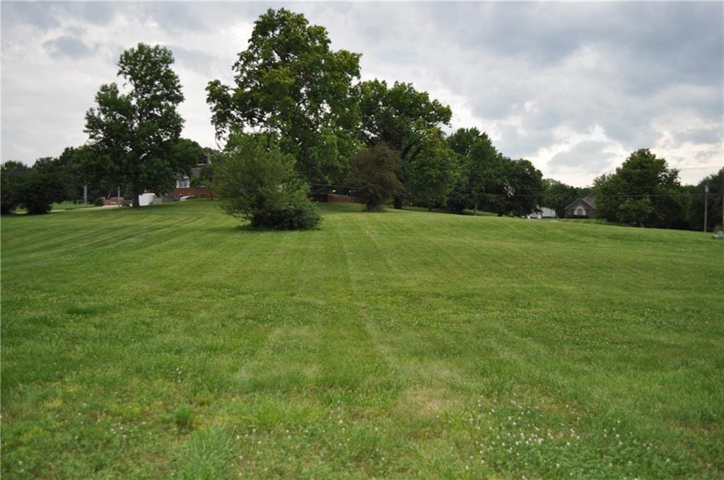 4313 Hidden Valley Dr, Saint Joseph, MO 64506