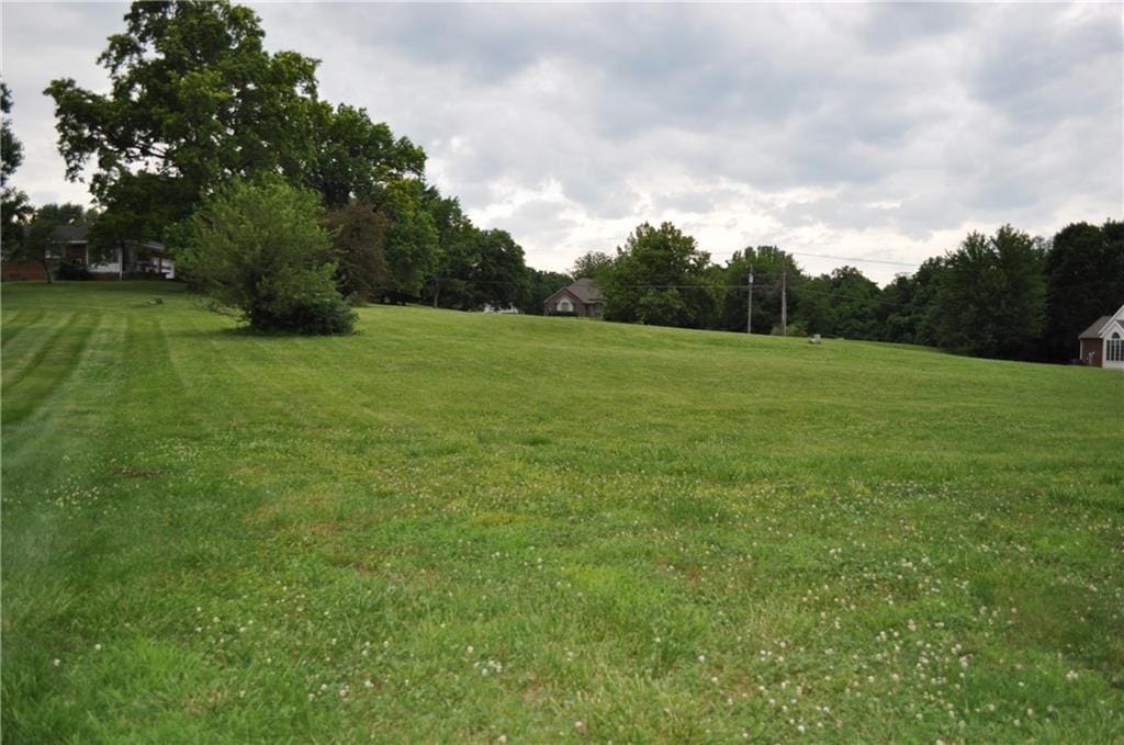 4313 Hidden Valley Dr, Saint Joseph, MO 64506