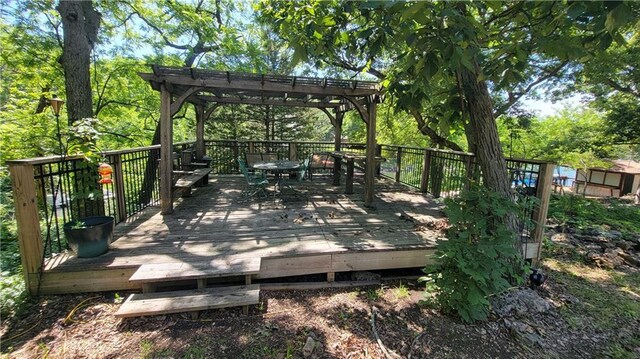239 E Sugar Lake Dr, Mound City, KS 66056