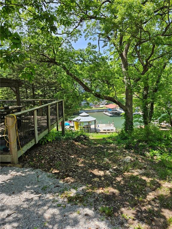 239 E Sugar Lake Dr, Mound City, KS 66056