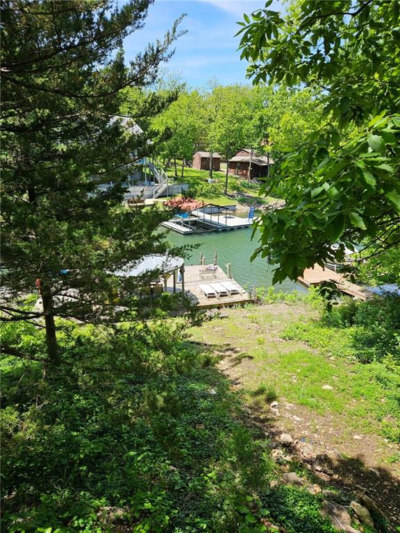 239 E Sugar Lake Dr, Mound City, KS 66056