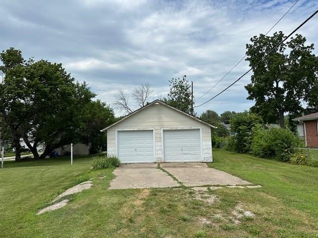 Listing photo 2 for 1004 Tracy Ave, Excelsior Springs MO 64024