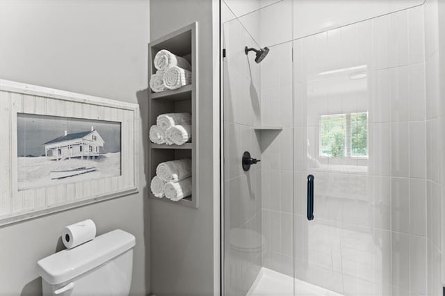 6101 NW 58th St, Kansas City, MO 64151 - bathroom featuring a shower stall and toilet