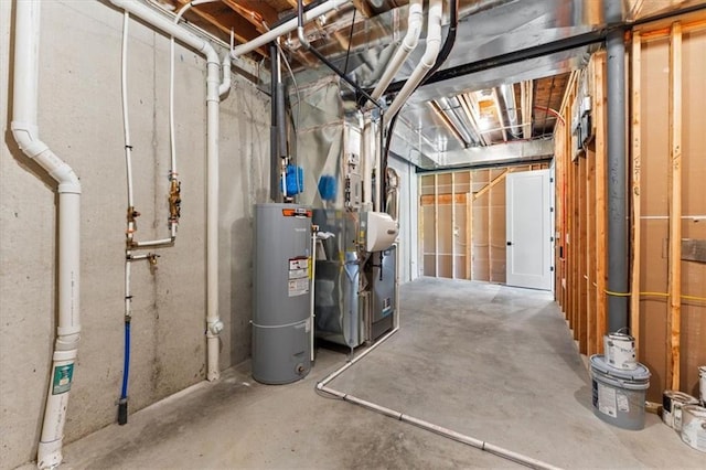 6101 NW 58th St, Kansas City, MO 64151 - unfinished below grade area with water heater