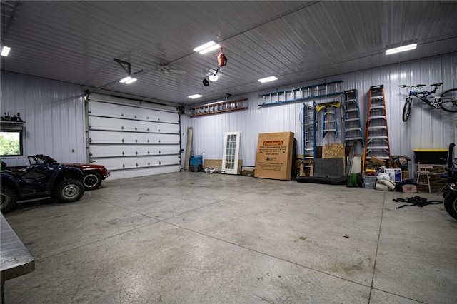 garage with ceiling fan