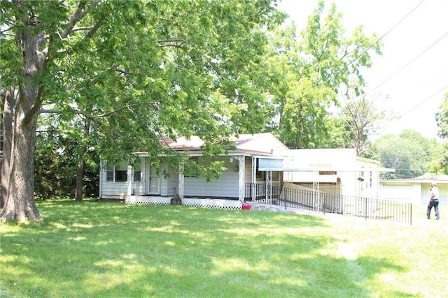 exterior space featuring a front yard