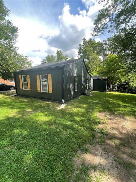 exterior space with a front yard